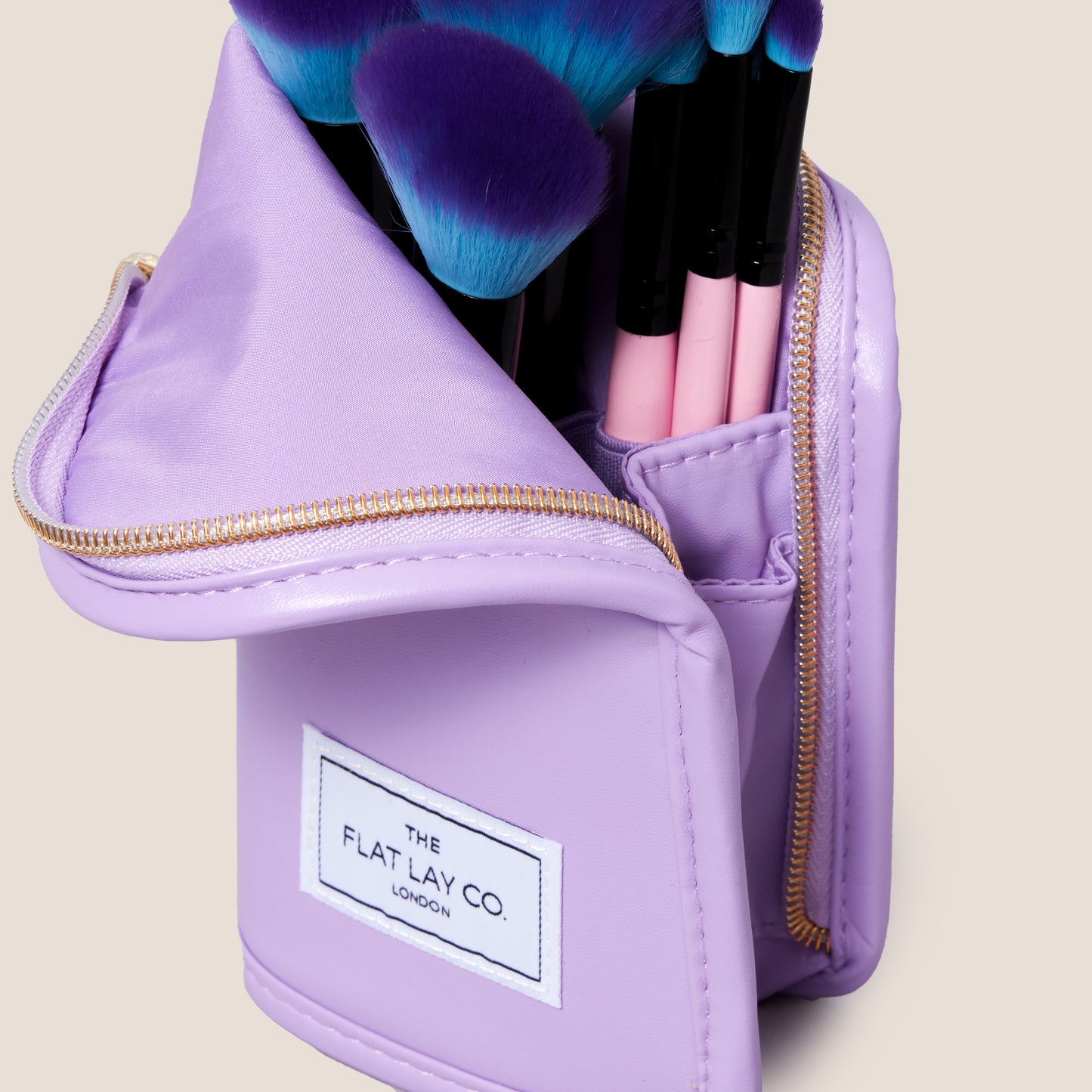 Monochrome Lilac Leather Standing Brush Case