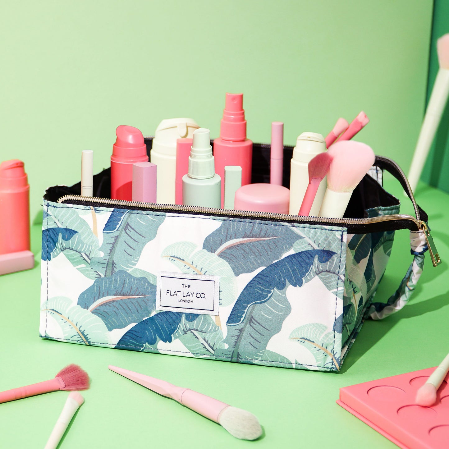 Tropical Leaves XXL Flat Lay Makeup Box Bag