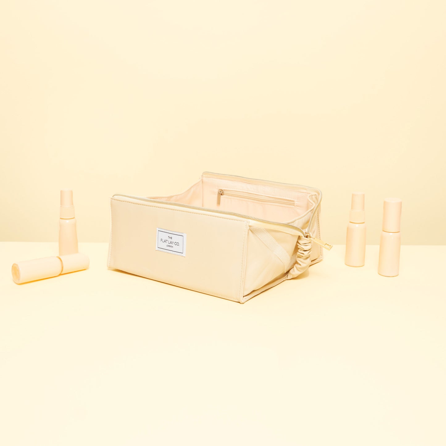 Monochrome Cream Leather Open Flat Box Bag