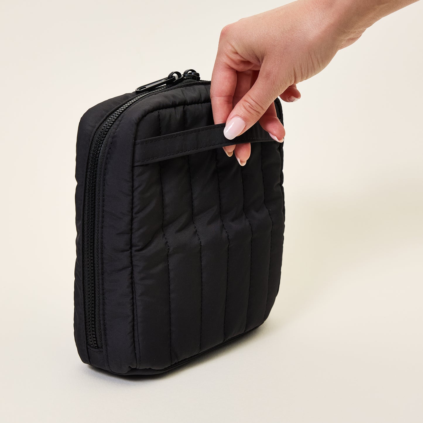 The Showcase Small - Classic Black